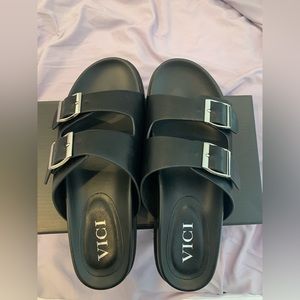 Vici Black Sandals 8 NIB